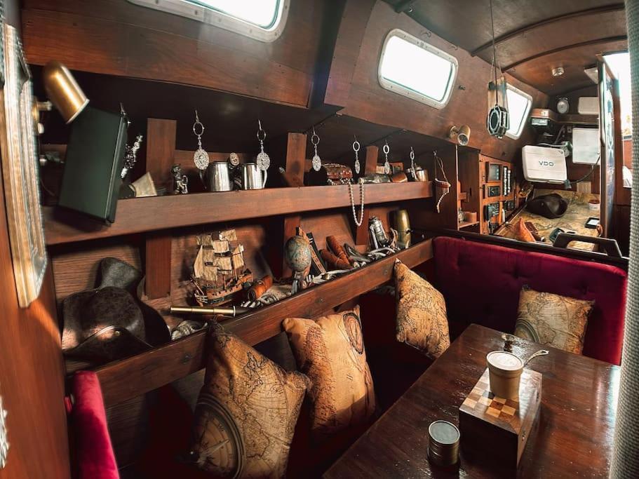 The Captains Locker - 30Ft Yacht San Miguel de Abona Eksteriør bilde