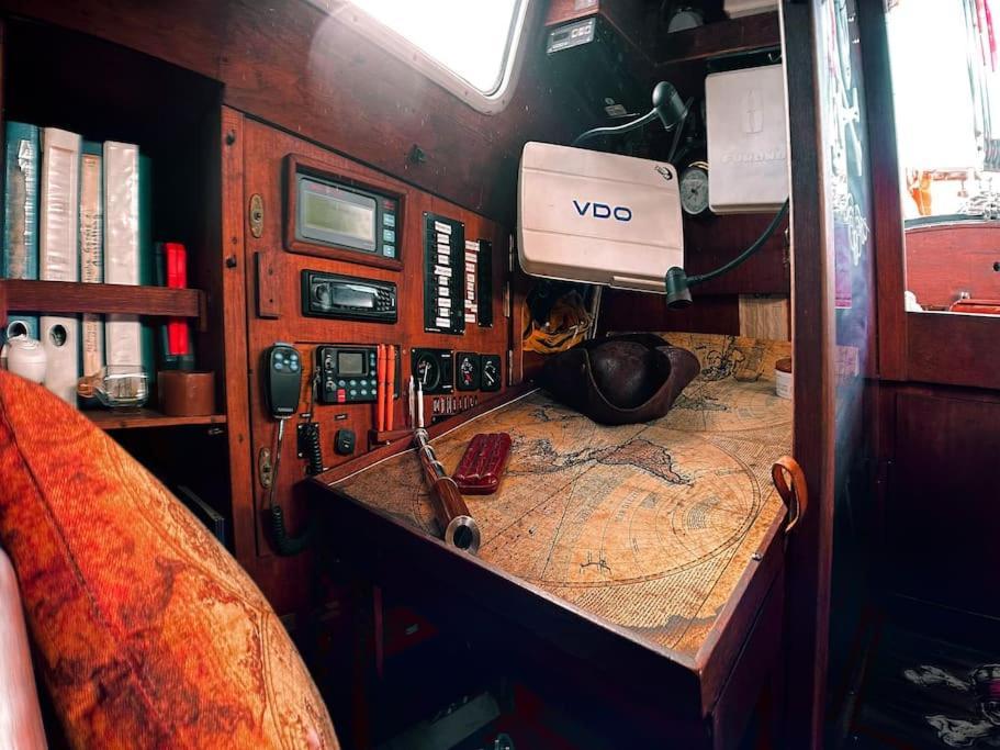 The Captains Locker - 30Ft Yacht San Miguel de Abona Eksteriør bilde